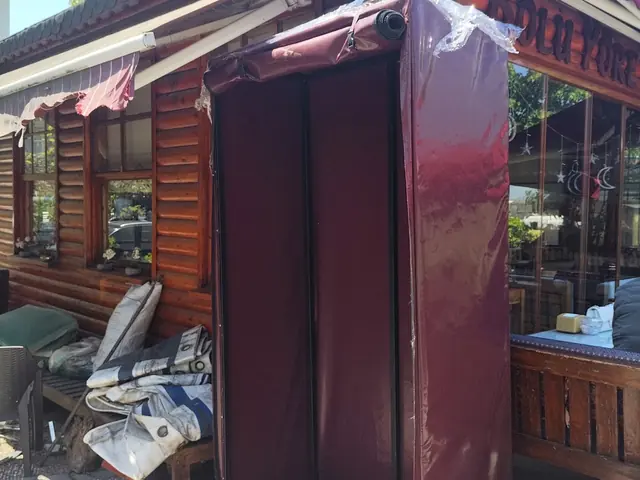 Ahşap bahçe köşkü branda kapama